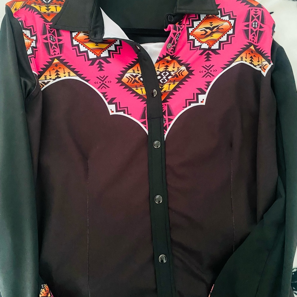 Ranch Dressn rodeo shirt women’s med